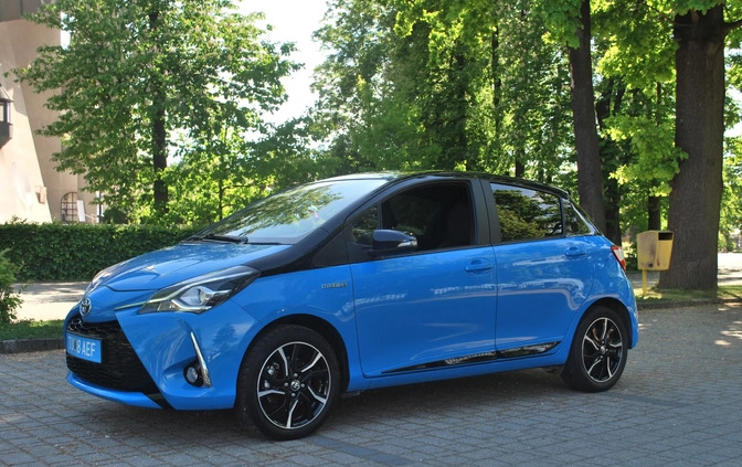 Toyota Yaris cena 64900 przebieg: 77000, rok produkcji 2018 z Działoszyn małe 596